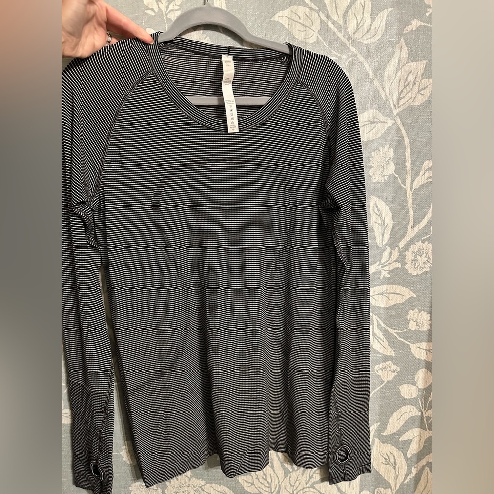 Lululemon run swiftly tech long sleeve top size 12